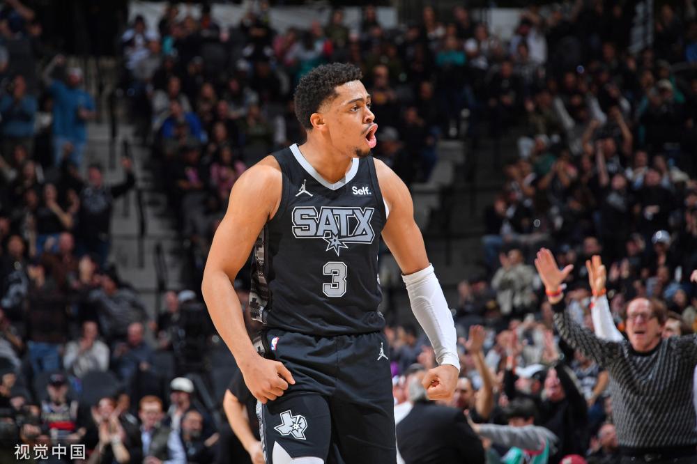 球员们以超 球员们以超