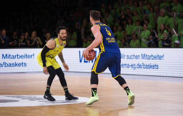 斯担任关键 斯担任关键